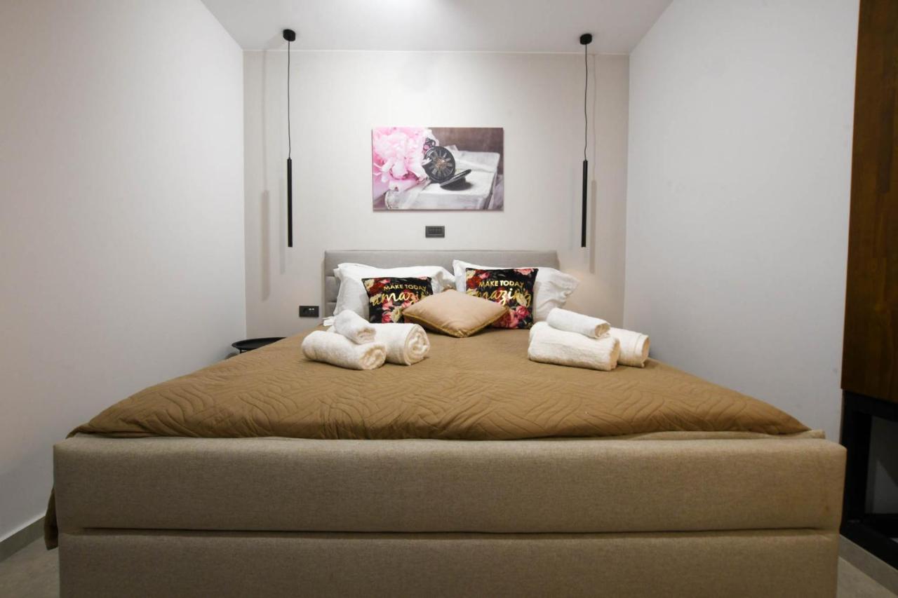 Orion Eco Suites Karteros Esterno foto